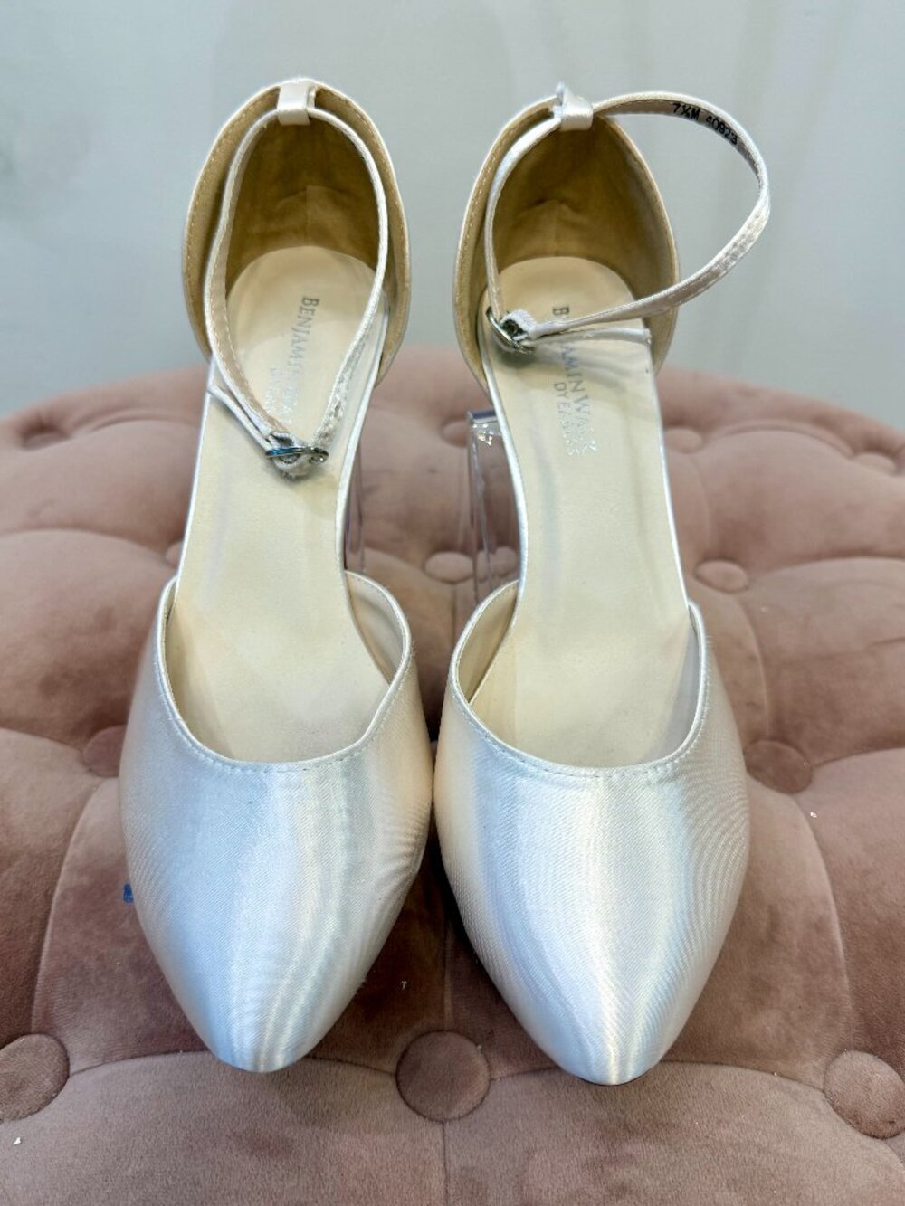 Dyeables by Benjamin Walk Amanda Champagne Satin Block Heel Pumps Size 7.5